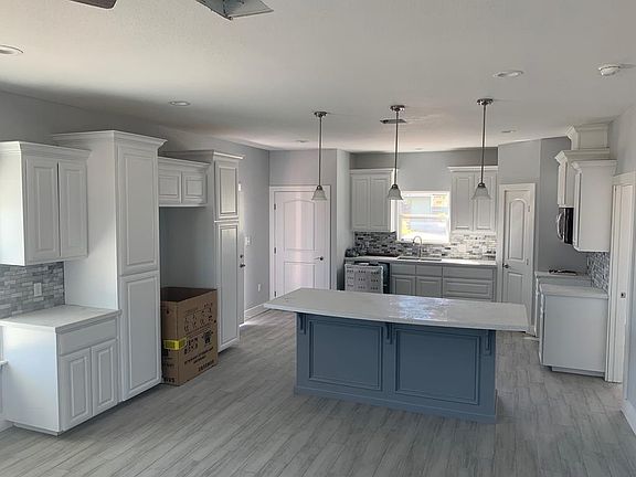 3rd image of 525 Hickory Ave