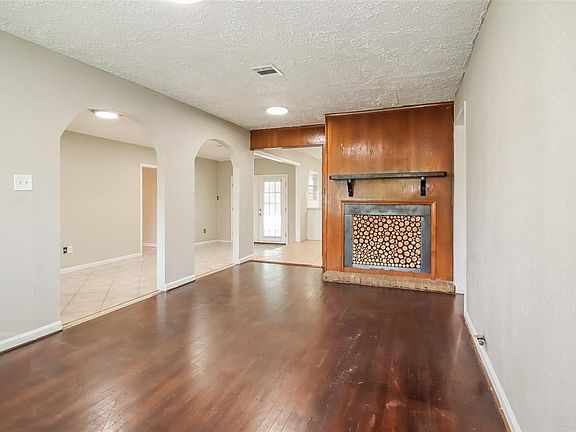 3rd image of 12217 Palmsprings Dr