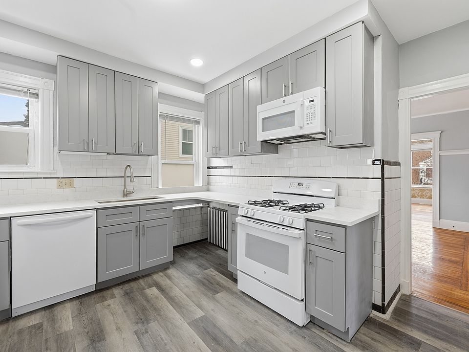 1st image of 111 Dustin St