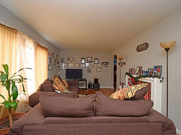 3rd image of 533 S Delridge Dr
