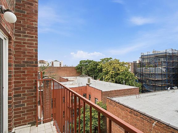 4th image of 1735 Caton Ave #Phc