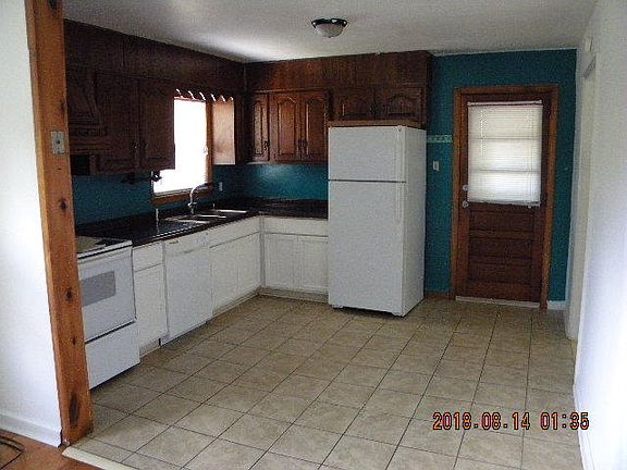 4th image of 3620 Lilac Ave NW