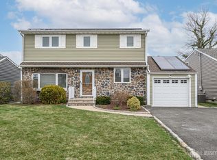 112 McKinley Ave, Colonia, NJ 07067