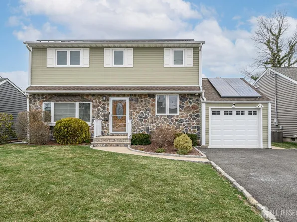 112 McKinley Ave, Colonia, NJ 07067