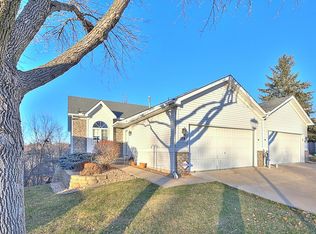 874 Kimberly Ln, Chanhassen, MN 55317
