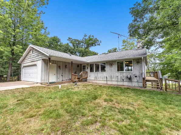 N6278 8th Dr, Plainfield, WI 54966