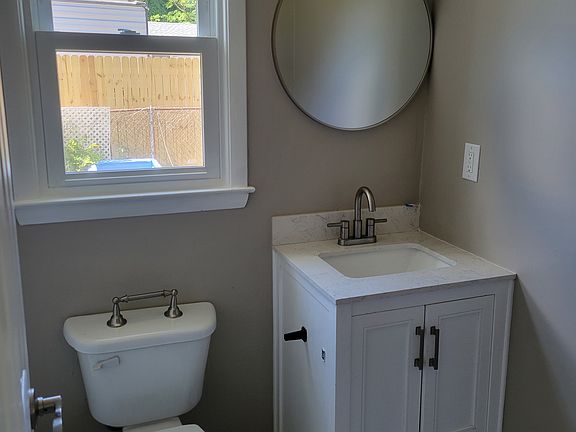 Private bath in primary bedroom