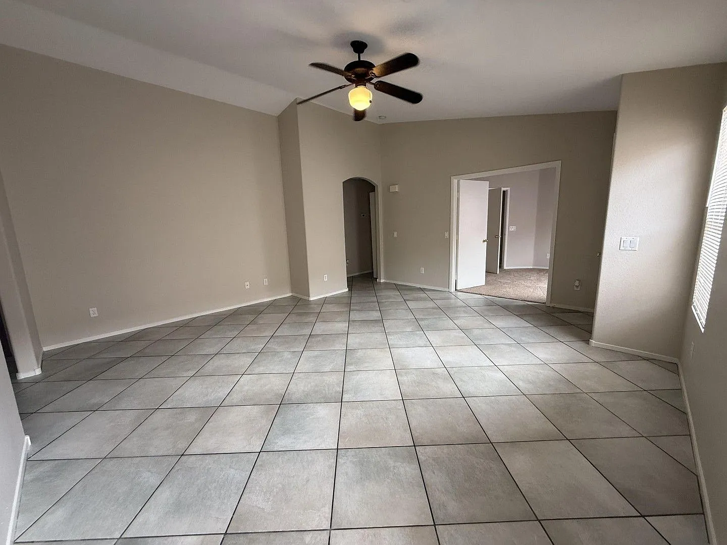Beautiful Three Bedroom Home Available in Southern Highlands — Photo 4