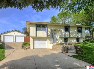 13123 Larimore Cir, Omaha, NE 68164