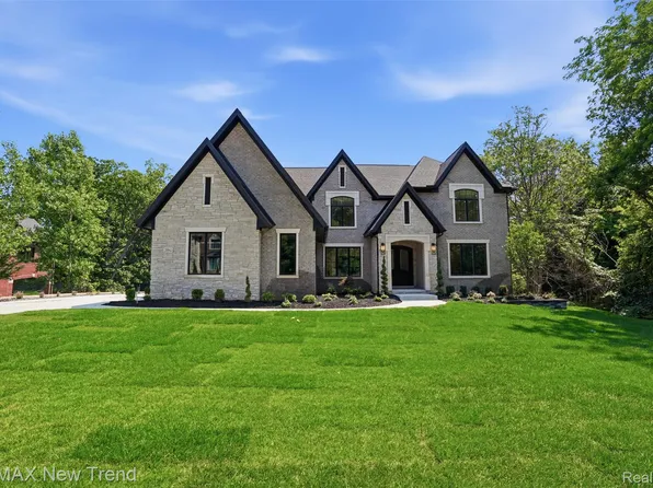 28943 Wintergreen Dr, Farmington, MI 48331