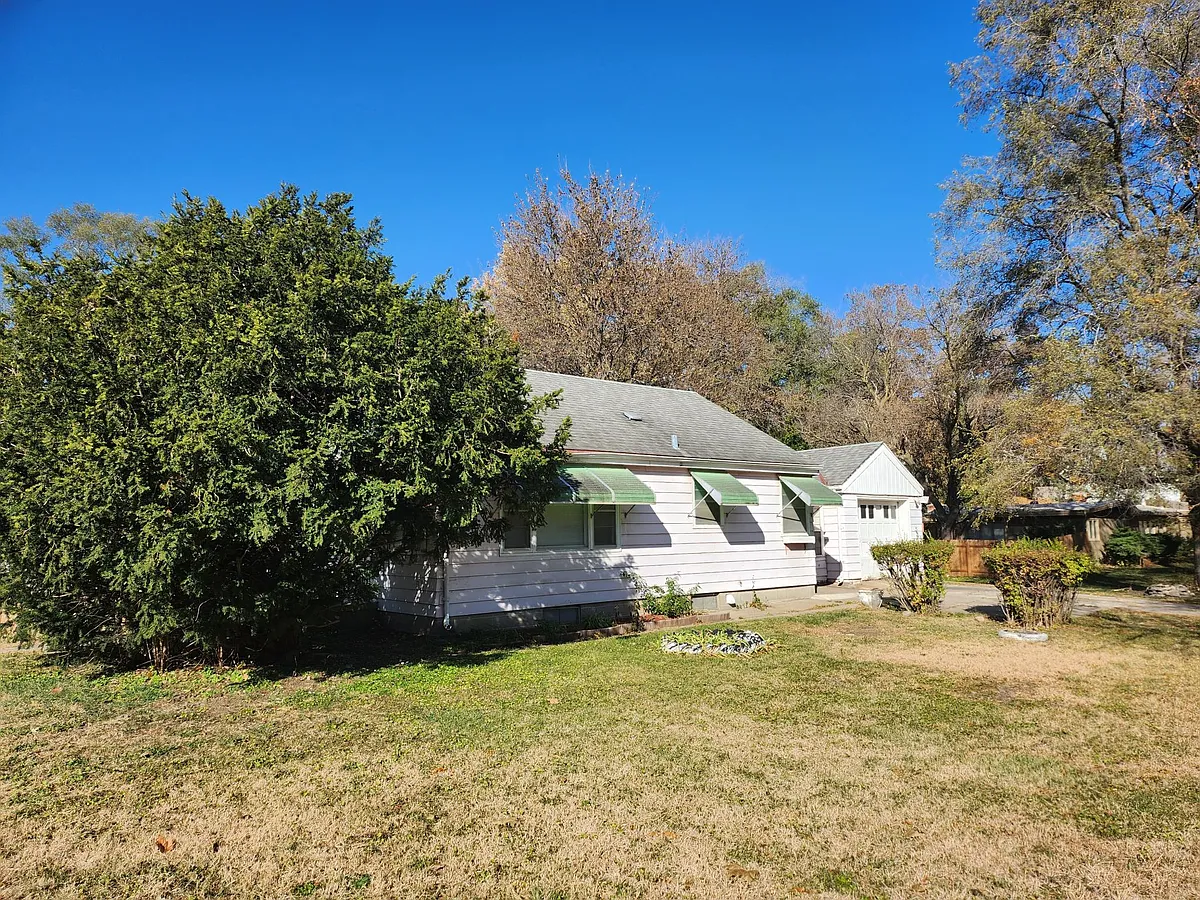 Building Photo - 3704 Franklin St