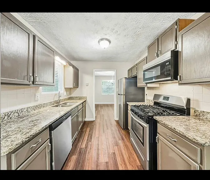 6613 Crossing Creek Point — Photo 5
