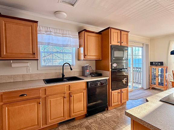 5th image of 98 New County Road