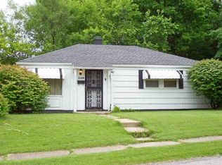 1028 Dover Dr, South Bend, IN 46614