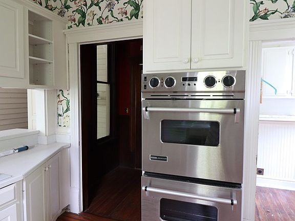 5th image of 202 W Park Ave