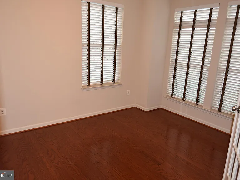 20425 Codman Dr — Photo 30
