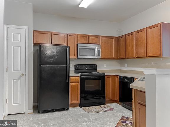 2nd image of 23520 F D R Blvd Unit 205