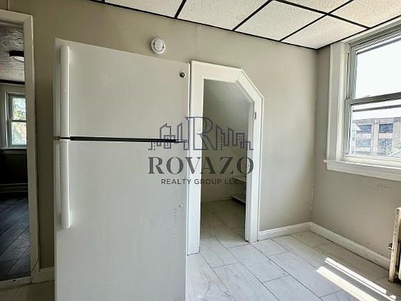 5th image of 25 S 17th St Floor 3