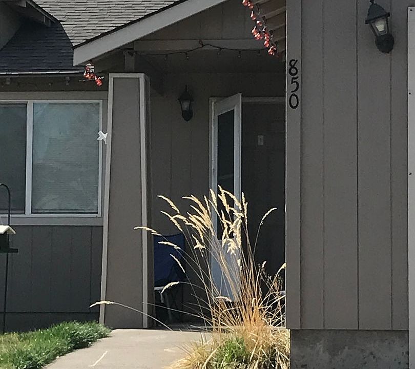 1st image of 850 SE Maliah Ave