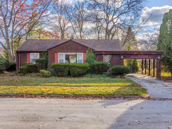 705 Campbell Dr, Owosso, MI 48867