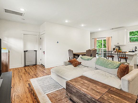 5th image of 809 Ruby Way