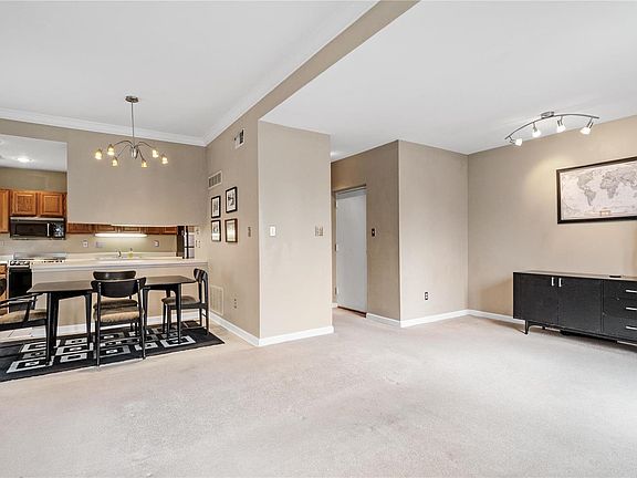 3rd image of 226 N Boyle Ave APT 3N