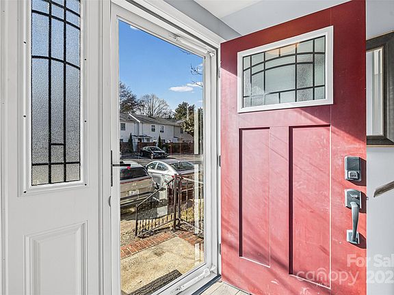 3rd image of 10927 Hunter Trail Ln