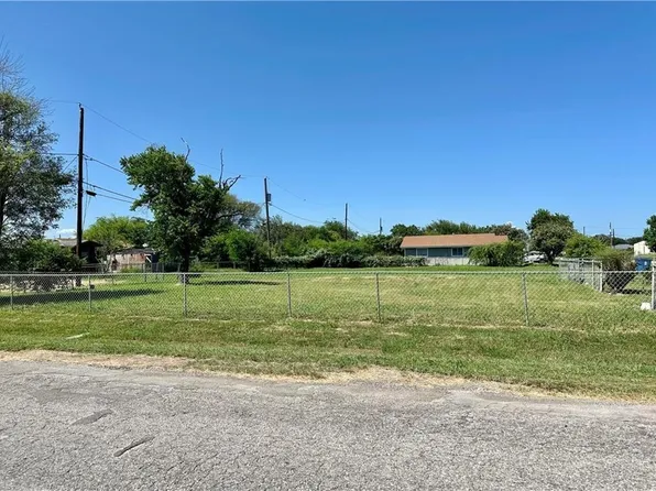 2713 El Paso Ave, Ingleside, TX 78362