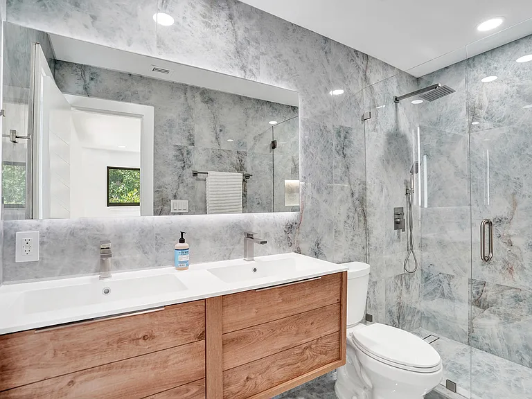 840 SW 3rd St — Photo 34