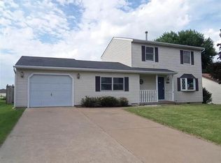 512 W Oak St, Eldridge, IA 52748