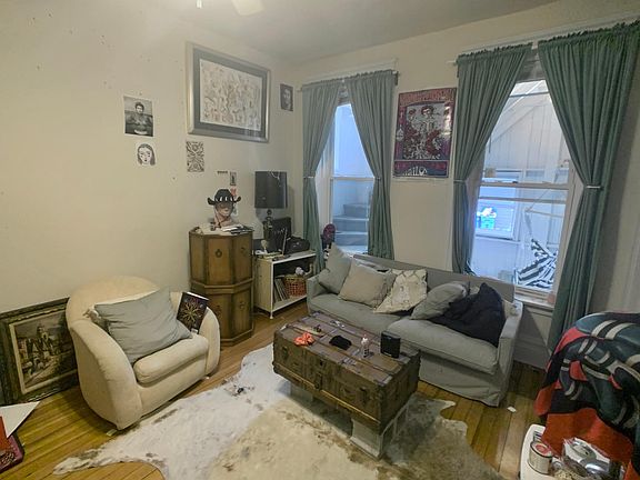 5th image of 1444 N Maplewood Ave APT 1R