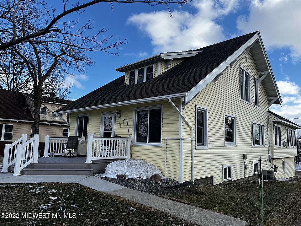 1st image of 125 Willow St E