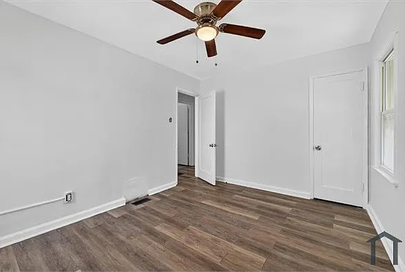 322 Plaza Ave — Photo 13