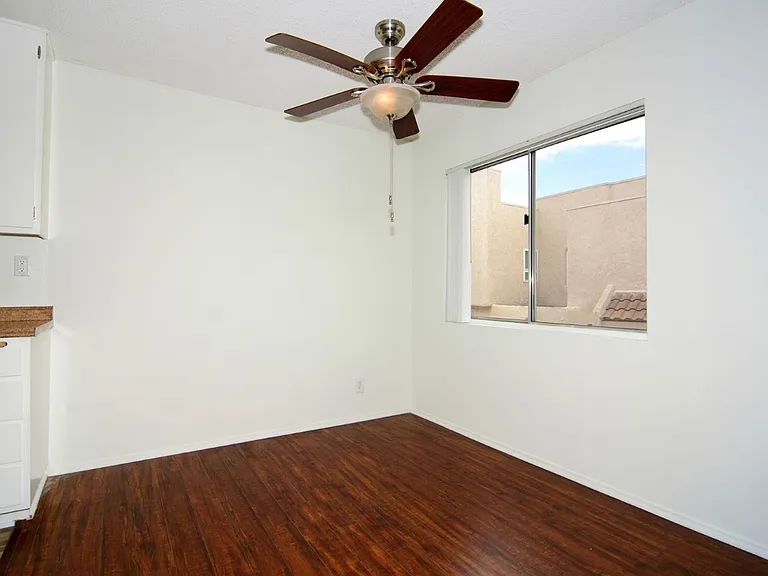 ZELZAH APARTMENTS — Photo 38