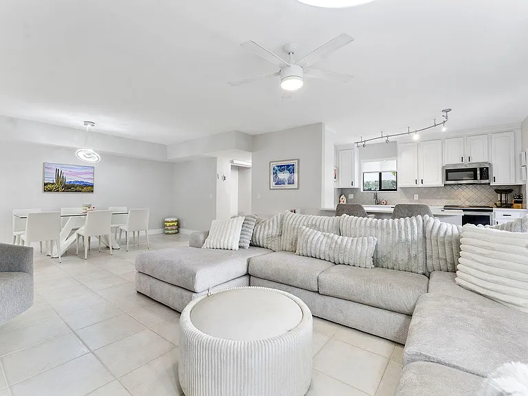 6314 Longboat Ln W — Photo 12