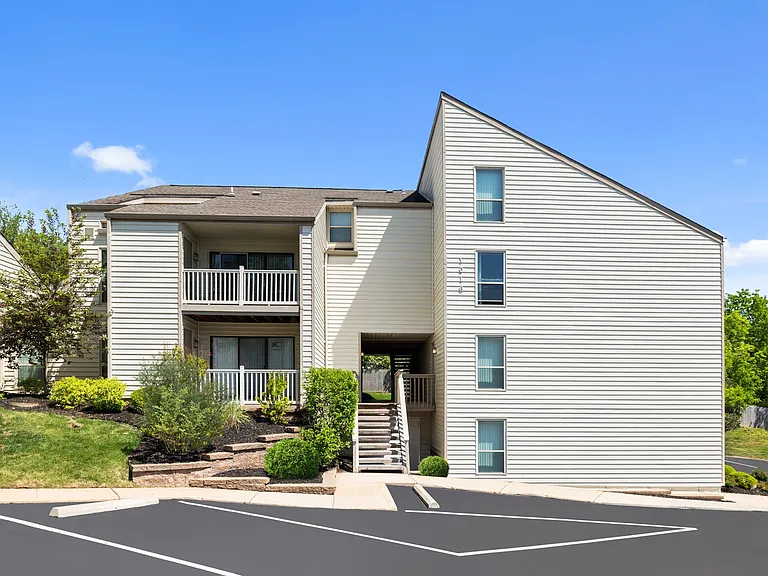 Exterior of Pebble Point Apartments