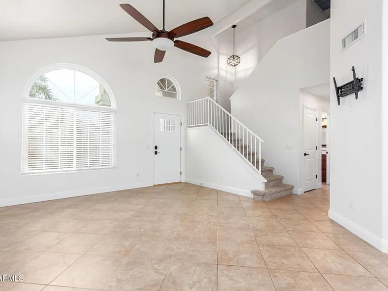 7217 W Crest Ln — Photo 4