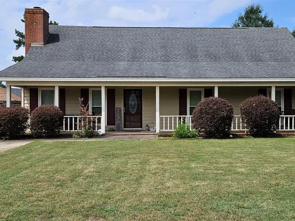 738 Summer Ln, Prattville, AL 36066