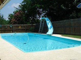 2201 Valleydale Dr, Arlington, TX 76013