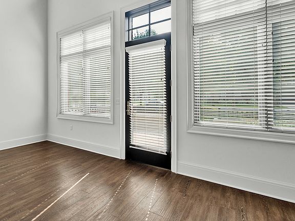 4th image of 401 S Eton St #441