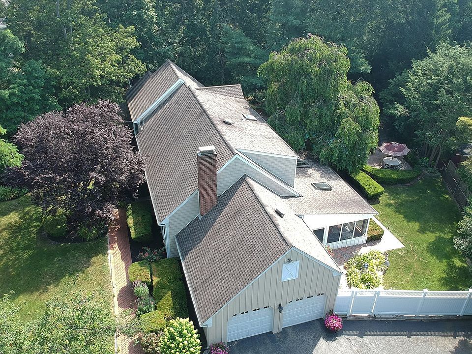 1st image of 210 Echo Ave