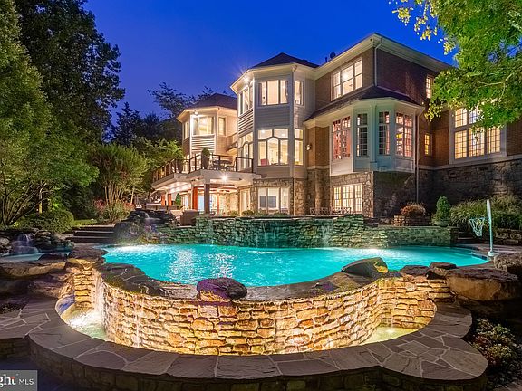 2nd image of 7798 Solitude Ct
