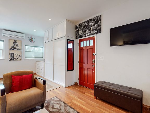 3rd image of 1810 Westholme Ave #1810