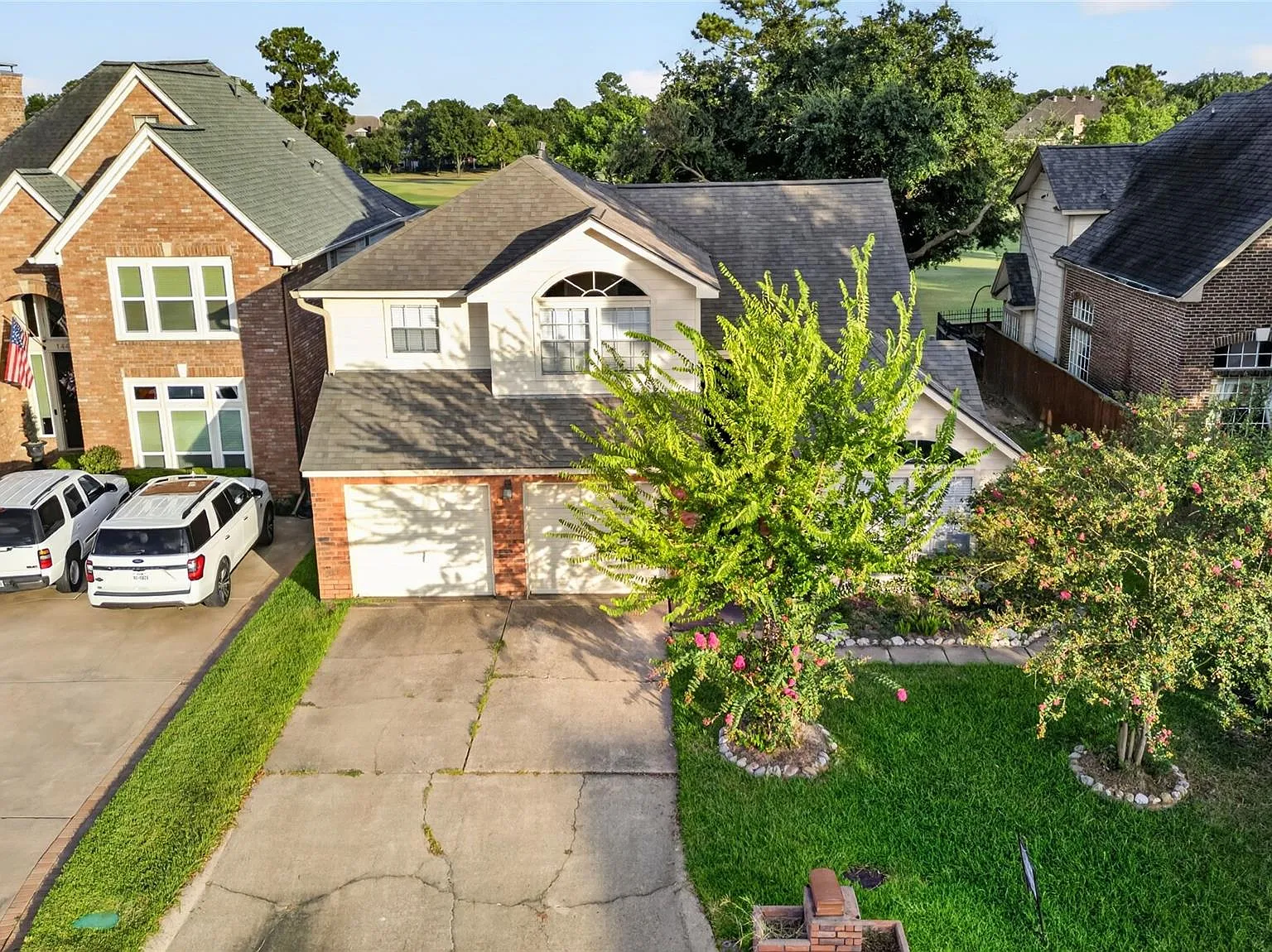 4 bed, 2.5 bath, 2121 sqft, $2,195 — Photo 2