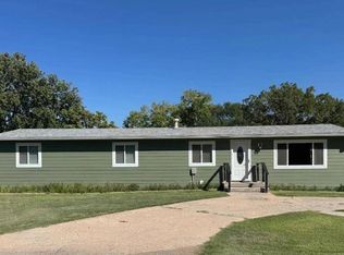 1190 Evergreen Dr, Phillipsburg, KS 67661