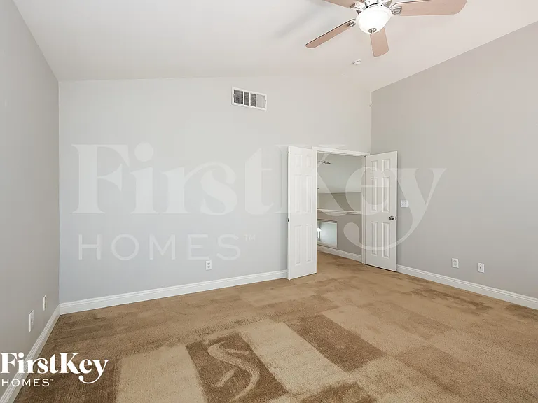 8041 Hilliard Ave — Photo 10