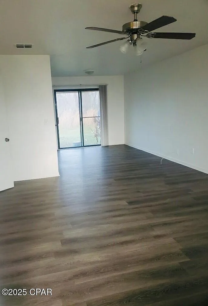 2 bed, 1.5 bath, 3672 sqft, $1,250 — Photo 3