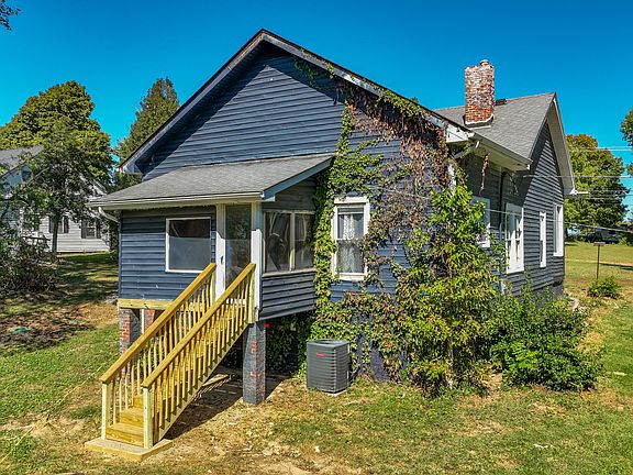 3rd image of 682 Copperhead Rd