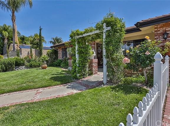 3rd image of 3999 Bordeaux Ln