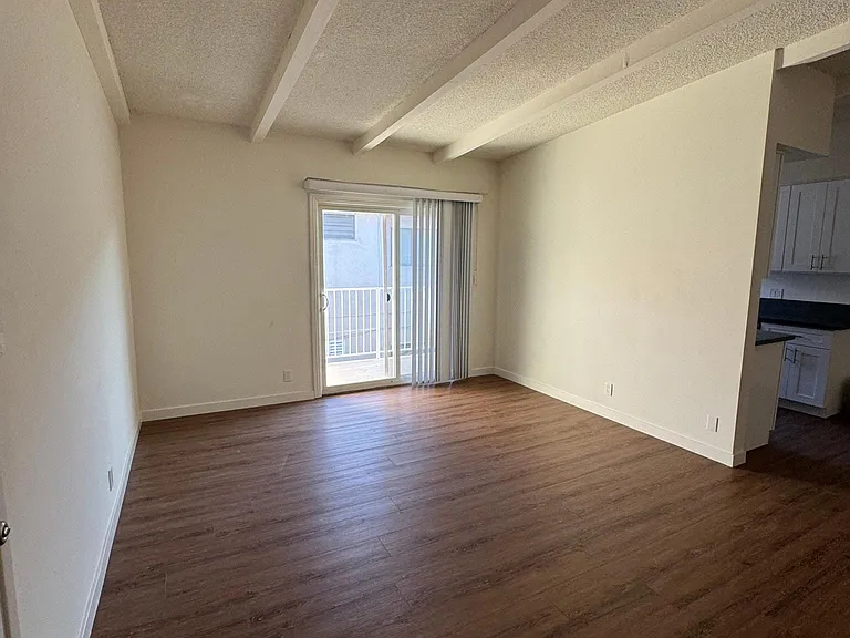 3722 Mentone Ave #8 — Photo 3